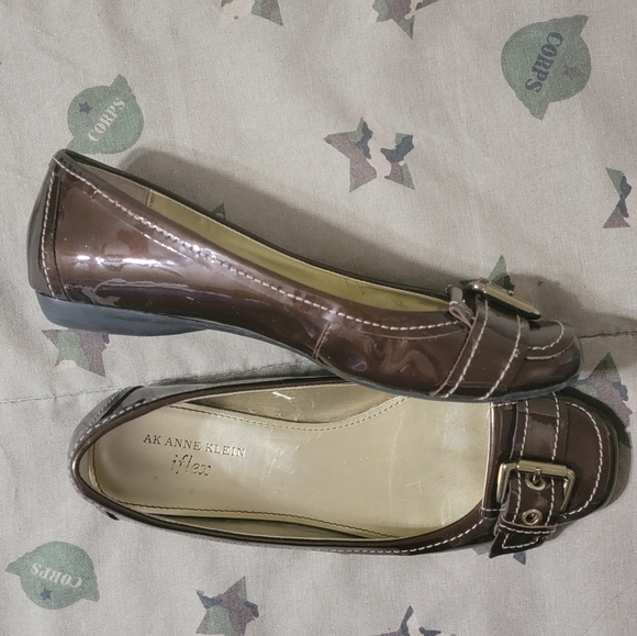 Anne Klein Flats size 8 - Picture 5 of 9